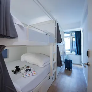 Room00 , Лиссабон Португалия